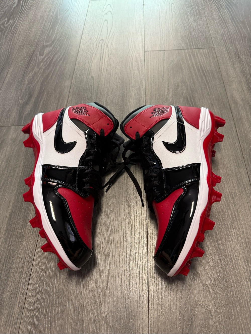 Nike Jordan 1 Men Mid Football Cleats Patent Leather Bred FJ6805-601